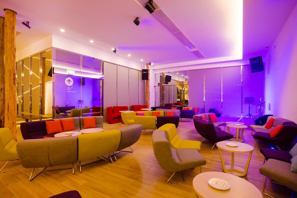 Hotel 7 Taichung Bagian luar foto