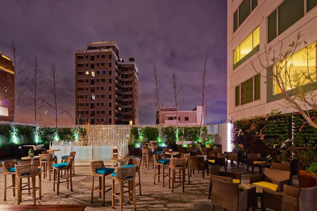 Hotel 7 Taichung Bagian luar foto