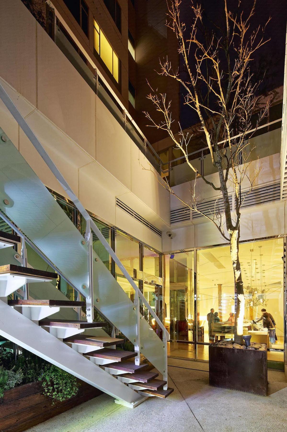 Hotel 7 Taichung Bagian luar foto